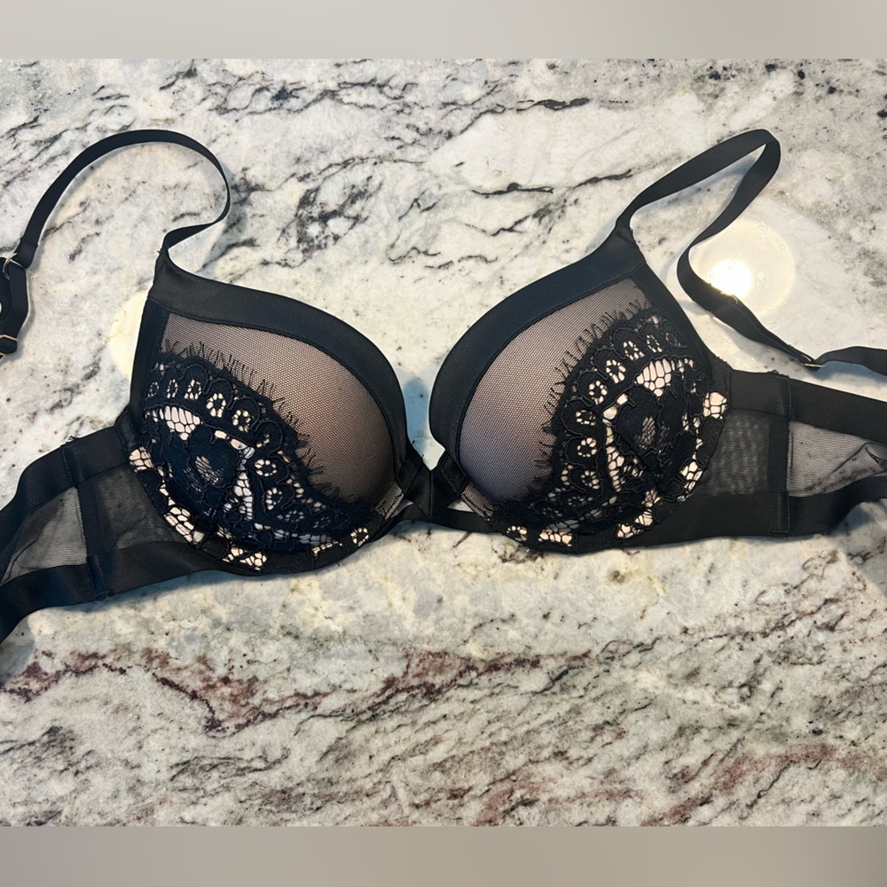 Victoria’s Secret 32C Push-up bra